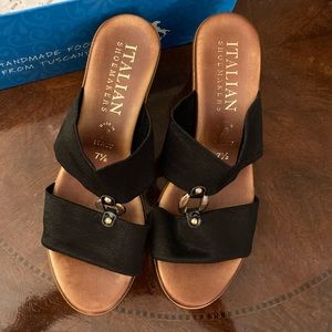 Italian Shoemakers wedge sandals, brown w/black straps 7.5 NIB